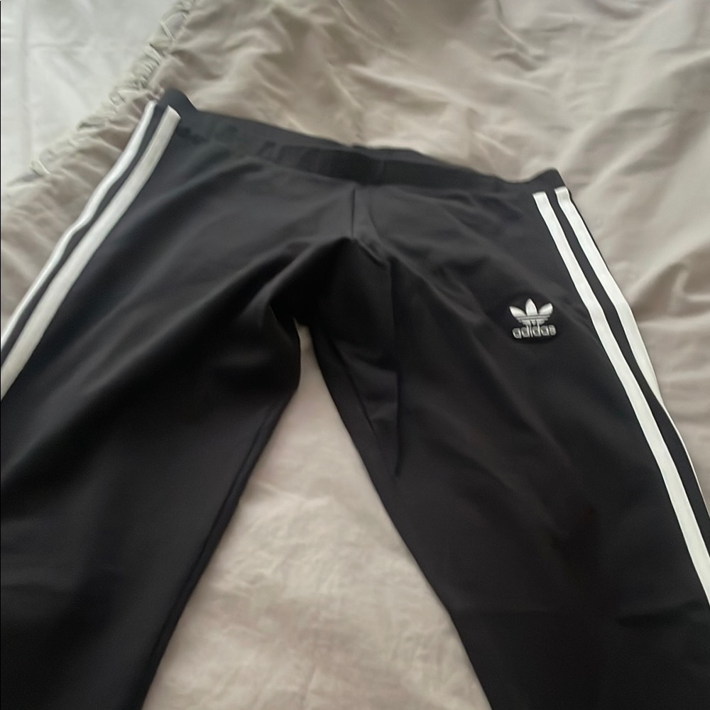 NWT Adidas Black and White Leggings Iconic Stripes Size Medium
